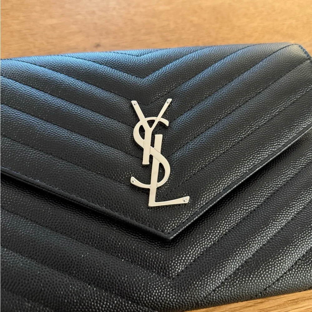*Authentic* Yves Saint Laurent Cassandre Leather Clutch - Picture 2 of 5